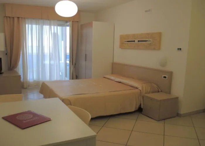 Апартаменты Charming Coastal In