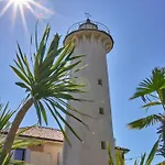 Charming Coastal In Apartmán
