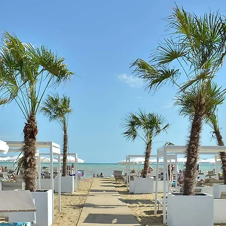 Apartment Charming Coastal In *